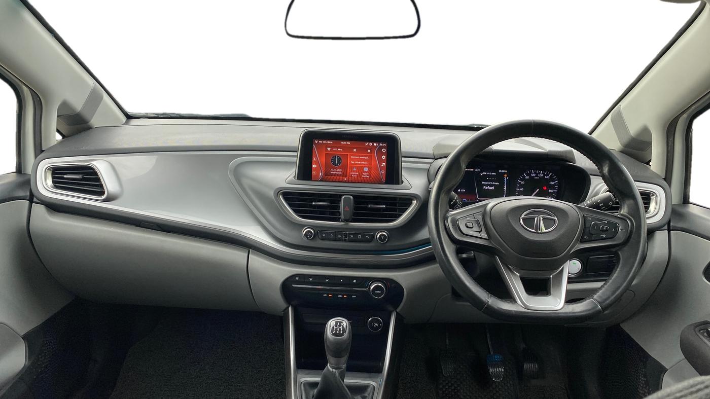 2020 Tata ALTROZ XZ PETROL, Petrol, Manual, 52,861 km, Dashboard