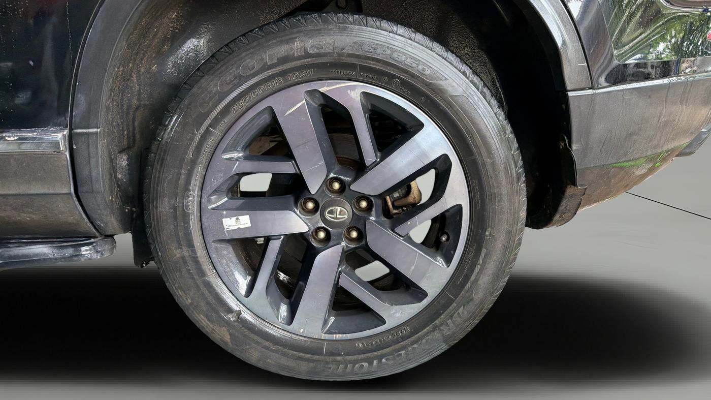 2023 Tata Safari XZA PLUS DARK EDITION, Diesel, Automatic, 58,699 km, Left Rear Wheel