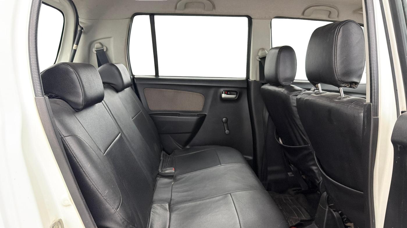 2016 Maruti Wagon R 1.0 LXI, Petrol, Manual, 43,339 km, Right Side Rear Door Cabin