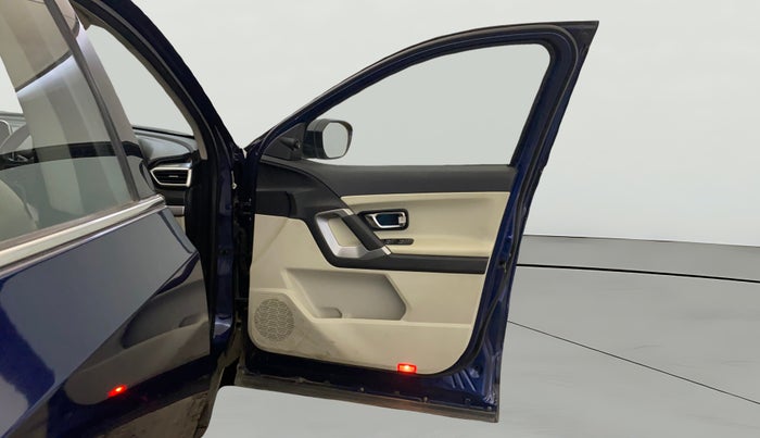 2021 Tata Safari XZA PLUS, Diesel, Automatic, 72,667 km, RHS Front Door