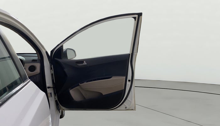 2015 Hyundai Xcent S (O) 1.2, Petrol, Manual, 64,455 km, RHS Front Door