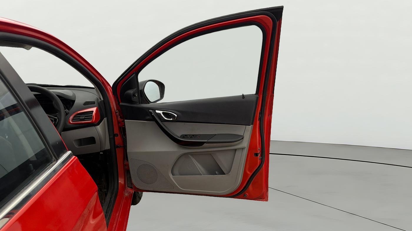 2020 Tata Tiago XZA PLUS PETROL, Petrol, Automatic, 68,884 km, RHS Front Door