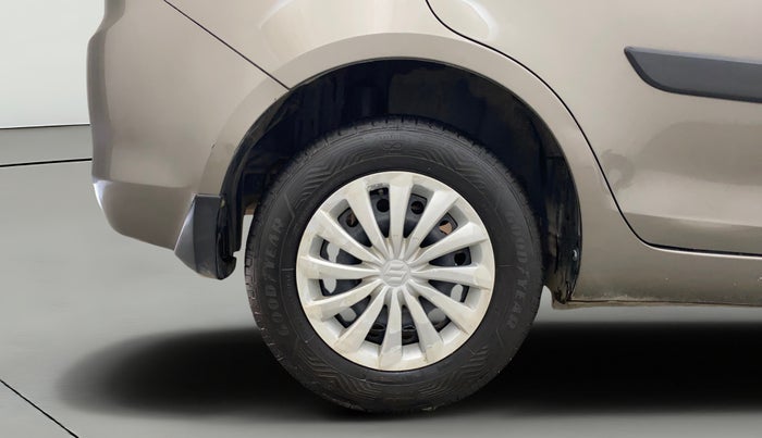 2016 Maruti Swift Dzire VXI, Petrol, Manual, 49,213 km, Right Rear Wheel