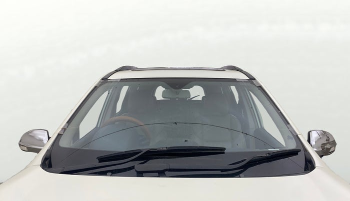 2016 Mahindra XUV500 W10, Diesel, Manual, 1,05,526 km, Front Windshield