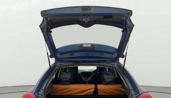 2016 Maruti Baleno ZETA DIESEL 1.3, Diesel, Manual, 1,31,116 km, Boot Door Open