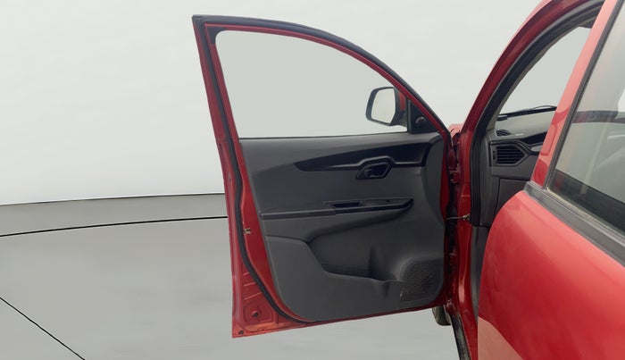 2018 Mahindra KUV 100 NXT K4+ P 6 STR, Petrol, Manual, 15,878 km, LHS Front Door