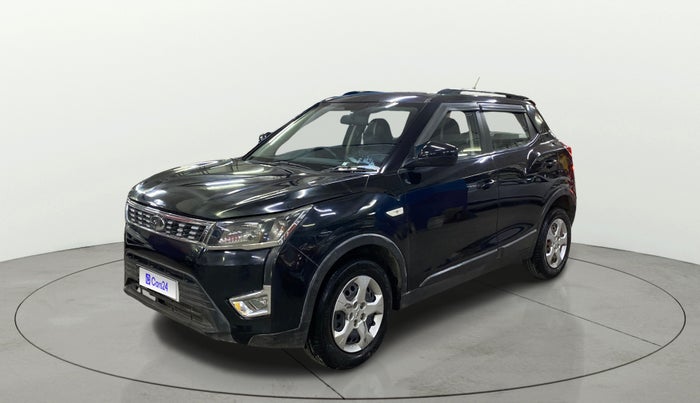 2020 Mahindra XUV300 W6 1.2 PETROL, Petrol, Manual, 83,760 km, Left Front Diagonal