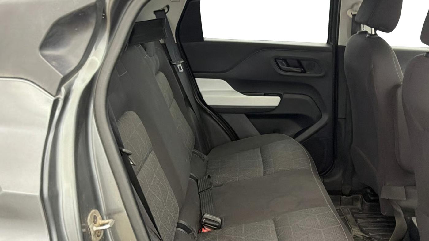 2023 Tata PUNCH ACCOMPLISHED DAZZLE SUNROOF CNG MT, CNG, Manual, 56,886 km, Right Side Rear Door Cabin