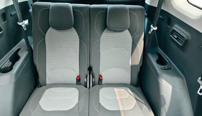 2021 MG HECTOR PLUS SUPER 1.5 PETROL TURBO HYBRID MT 7-STR, Petrol, Manual, 29,252 km, Third Seat Row ( optional )
