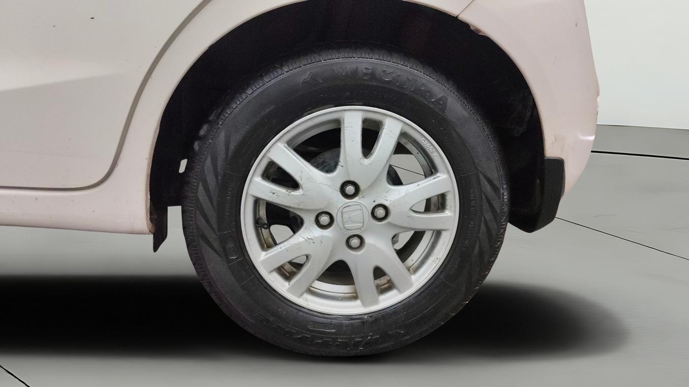 2015 Honda Brio VX AT, Petrol, Automatic, 52,466 km, Left Rear Wheel