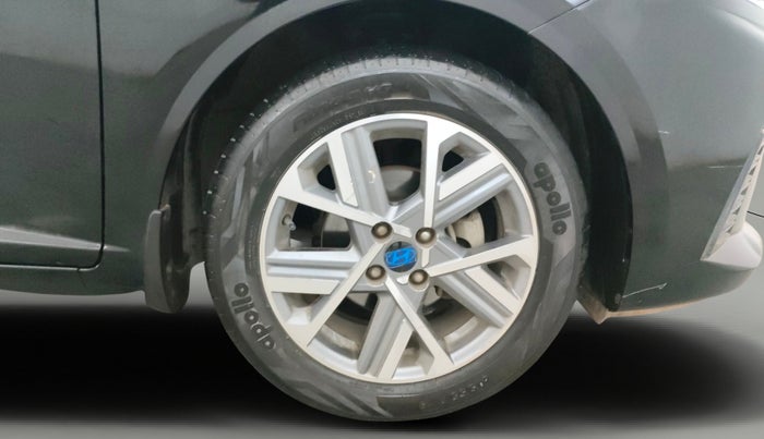 2023 Hyundai Verna SX 1.5 l MPI, Petrol, Manual, 45,949 km, Right Front Wheel