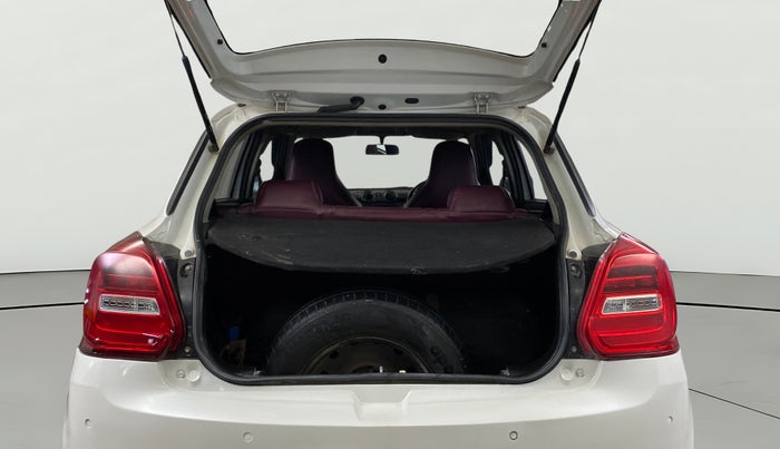 2020 Maruti Swift LXI, CNG, Manual, 94,918 km, Front Windshield