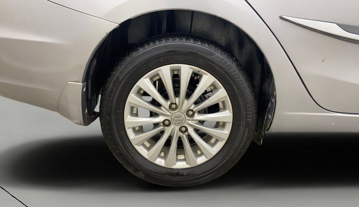 2018 Maruti Ciaz ZETA 1.5 SHVS MT PETROL, Petrol, Manual, 93,365 km, Right Rear Wheel