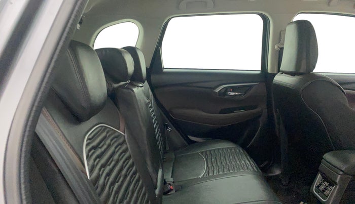 2023 Maruti Grand Vitara ZETA SMART HYBRID, Petrol, Manual, 19,902 km, Right Side Rear Door Cabin