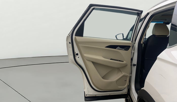 2022 MG HECTOR SHARP 1.5 PETROL CVT, Petrol, Automatic, 28,949 km, LHS Rear Door