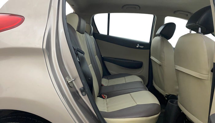 2012 Hyundai i20 MAGNA 1.2, Petrol, Manual, 30,545 km, Right Side Rear Door Cabin