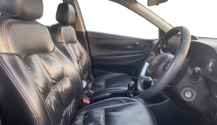 2023 Hyundai NEW I20 SPORTZ 1.2 MT, Petrol, Manual, 39,600 km, Right Side Front Door Cabin