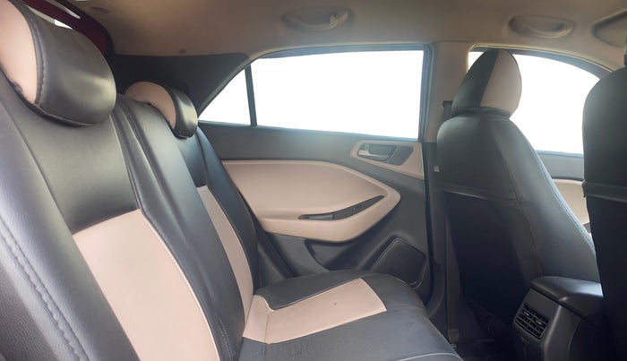 2016 Hyundai Elite i20 ASTA 1.2 (O), Petrol, Manual, 79,884 km, Right Side Rear Door Cabin