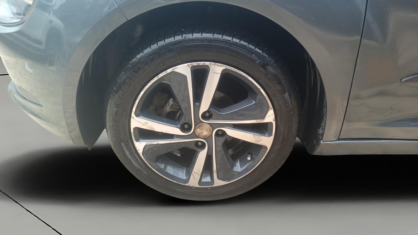 2023 Tata ALTROZ XZ Plus Sunroof i-Turbo , Petrol, Manual, 45,516 km, Left Front Wheel