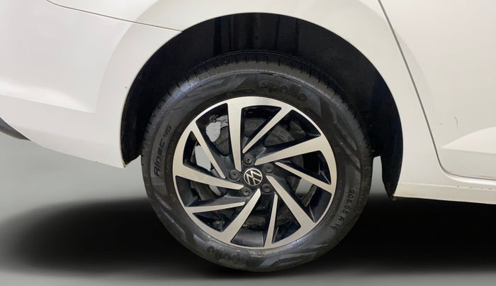 2024 Volkswagen VIRTUS TOPLINE TSI 1.0 AT, Petrol, Automatic, 6,586 km, Right Rear Wheel