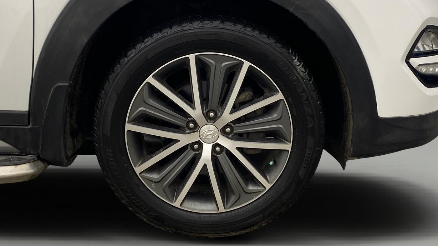2019 Hyundai Tucson GLS 2WD AT PETROL, Petrol, Automatic, 79,823 km, Right Front Wheel