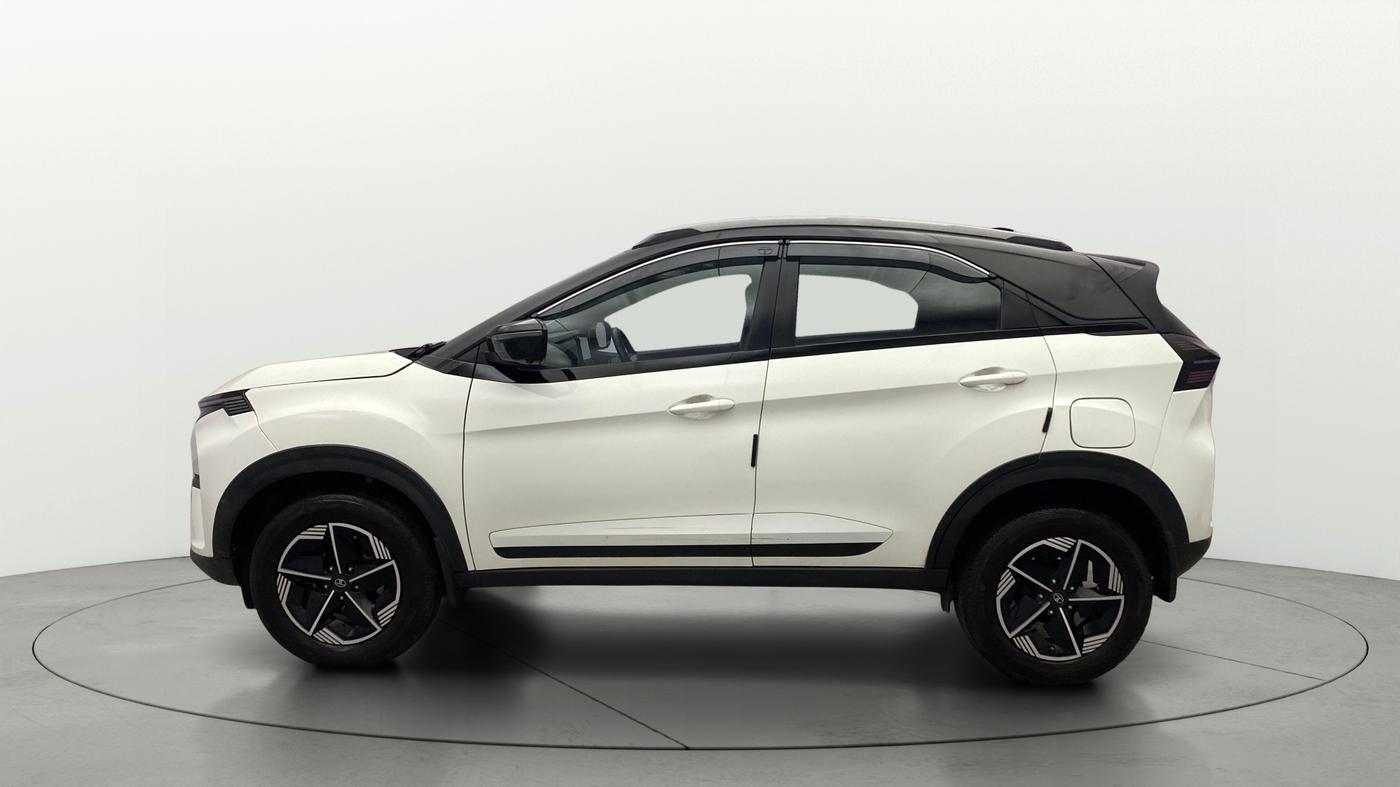 2023 Tata NEXON FEARLESS + SUNROOF DCA DUAL TONE 1.2 PETROL, Petrol, Automatic, 27,989 km, Left Side