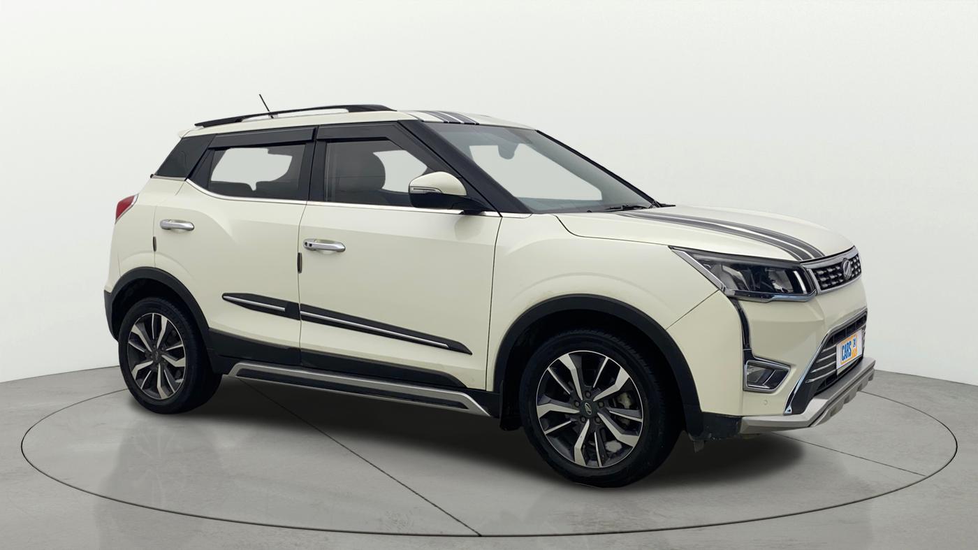 2020 Mahindra XUV300 W8 (O) 1.2 PETROL, Petrol, Manual, 34,817 km, Right Front Diagonal
