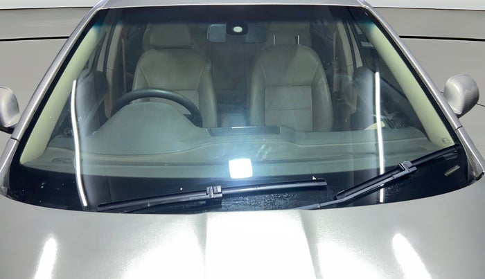 2013 Skoda Laura AMBIENTE 1.9 TDI MT, Diesel, Manual, 1,12,025 km, Front Windshield