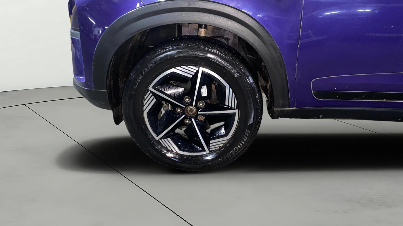 2024 Tata NEXON FEARLESS PURPLE + SUNROOF DCA DUAL TONE 1.2 PETROL, Petrol, Automatic, 14,133 km, Left Front Wheel
