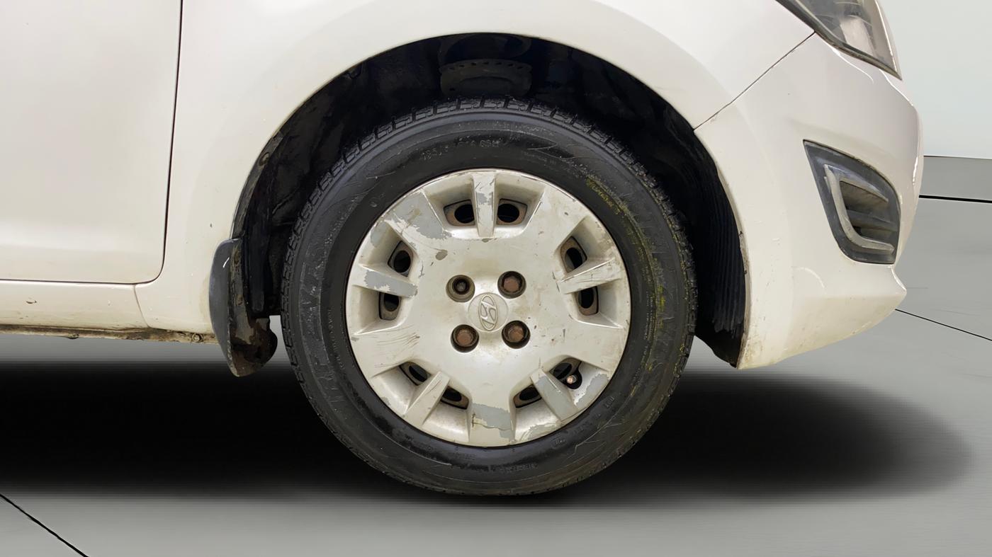 2013 Hyundai i20 MAGNA 1.2, CNG, Manual, 92,721 km, Right Front Wheel