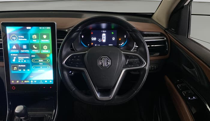 2023 MG HECTOR PLUS SHARP PRO 1.5 TURBO MT 7 STR, Petrol, Manual, 19,985 km, Steering Wheel Close Up