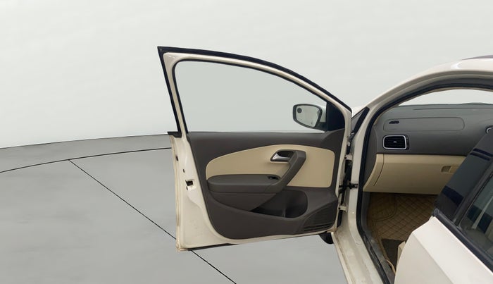 2014 Volkswagen Vento HIGHLINE PETROL AT, Petrol, Automatic, 31,816 km, LHS Front Door