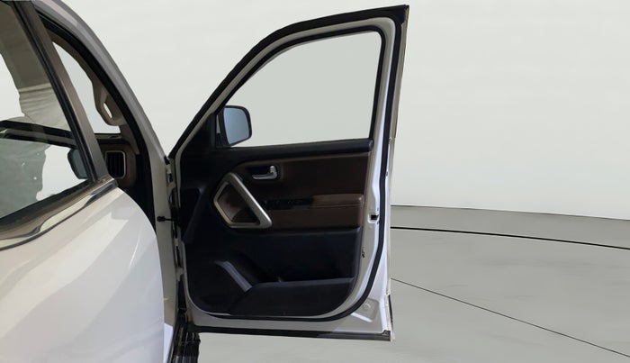 2023 Mahindra SCORPIO-N Z8 L DIESEL MT 2WD 7 STR, Diesel, Manual, 90,009 km, RHS Front Door