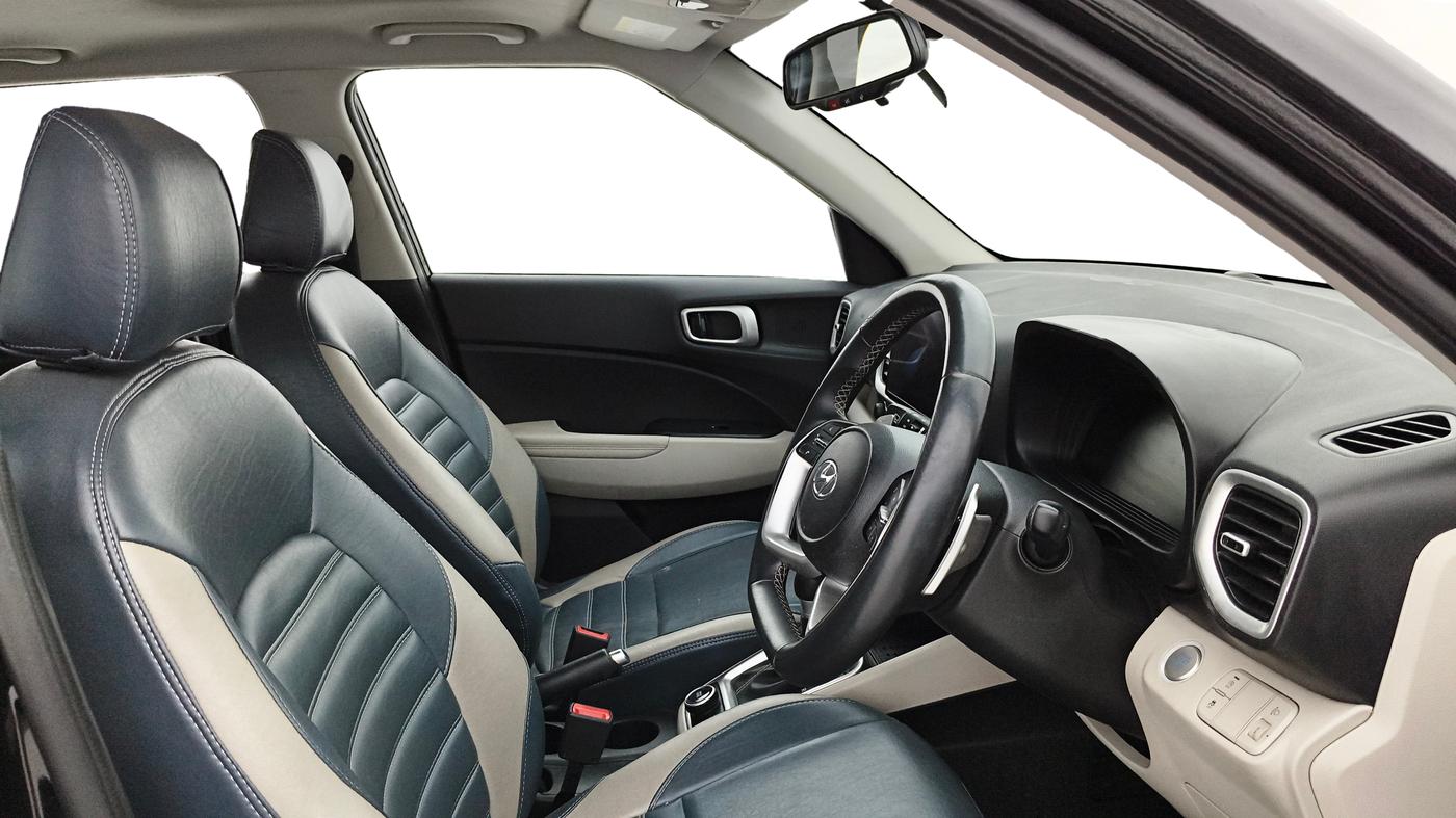 2023 Hyundai VENUE SX (O) 1.0 TURBO DCT, Petrol, Automatic, 34,178 km, Right Side Front Door Cabin