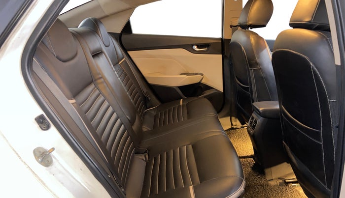 2018 Hyundai Verna 1.6 CRDI SX, Diesel, Manual, 1,20,885 km, Right Side Rear Door Cabin