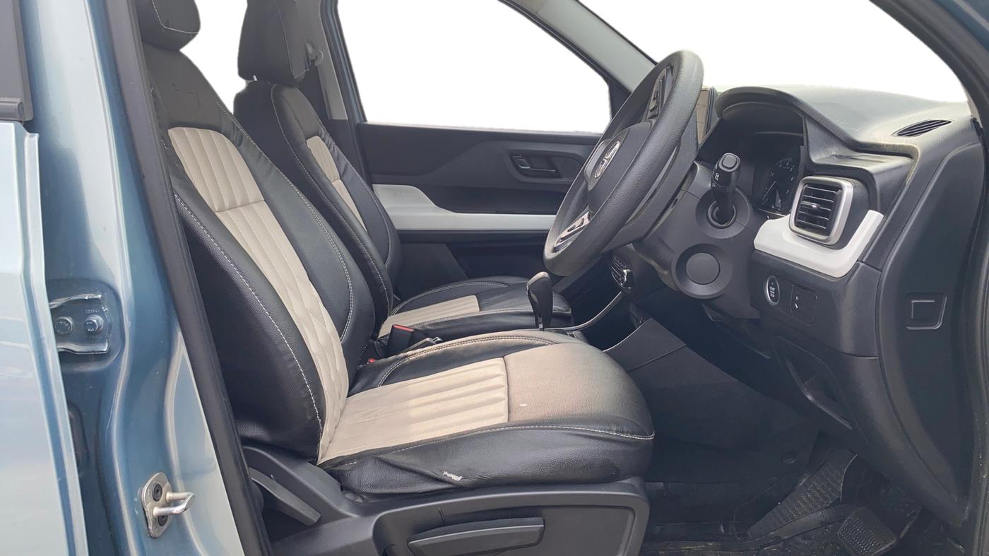 2023 Tata PUNCH ACCOMPLISHED AMT, Petrol, Automatic, 5,147 km, Right Side Front Door Cabin