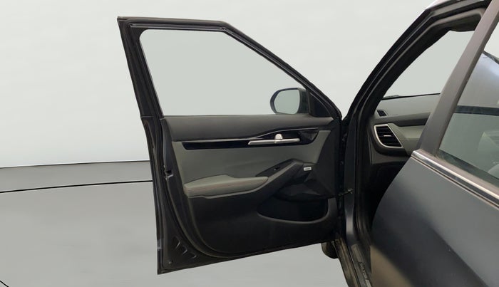 2024 KIA SELTOS  X LINE 1.5 TURBO PETROL DCT, Petrol, Automatic, 11,006 km, LHS Front Door