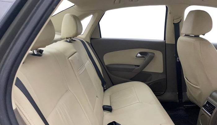 2013 Skoda Rapid AMBITION 1.6 TDI CR MT, Diesel, Manual, 1,14,039 km, Right Side Rear Door Cabin