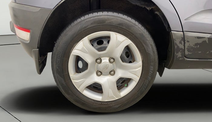 2013 Ford Ecosport AMBIENTE 1.5L DIESEL, Diesel, Manual, 1,39,659 km, Right Rear Wheel