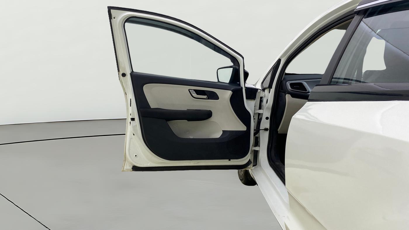 2023 Tata ALTROZ XZ (O) PETROL, Petrol, Manual, 52,627 km, LHS Front Door