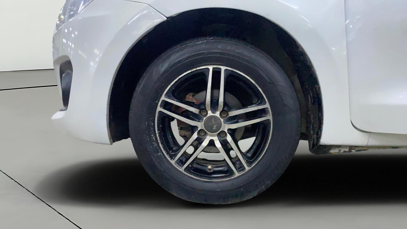 2020 Maruti Swift LXI, Petrol, Manual, 61,971 km, Left Front Wheel
