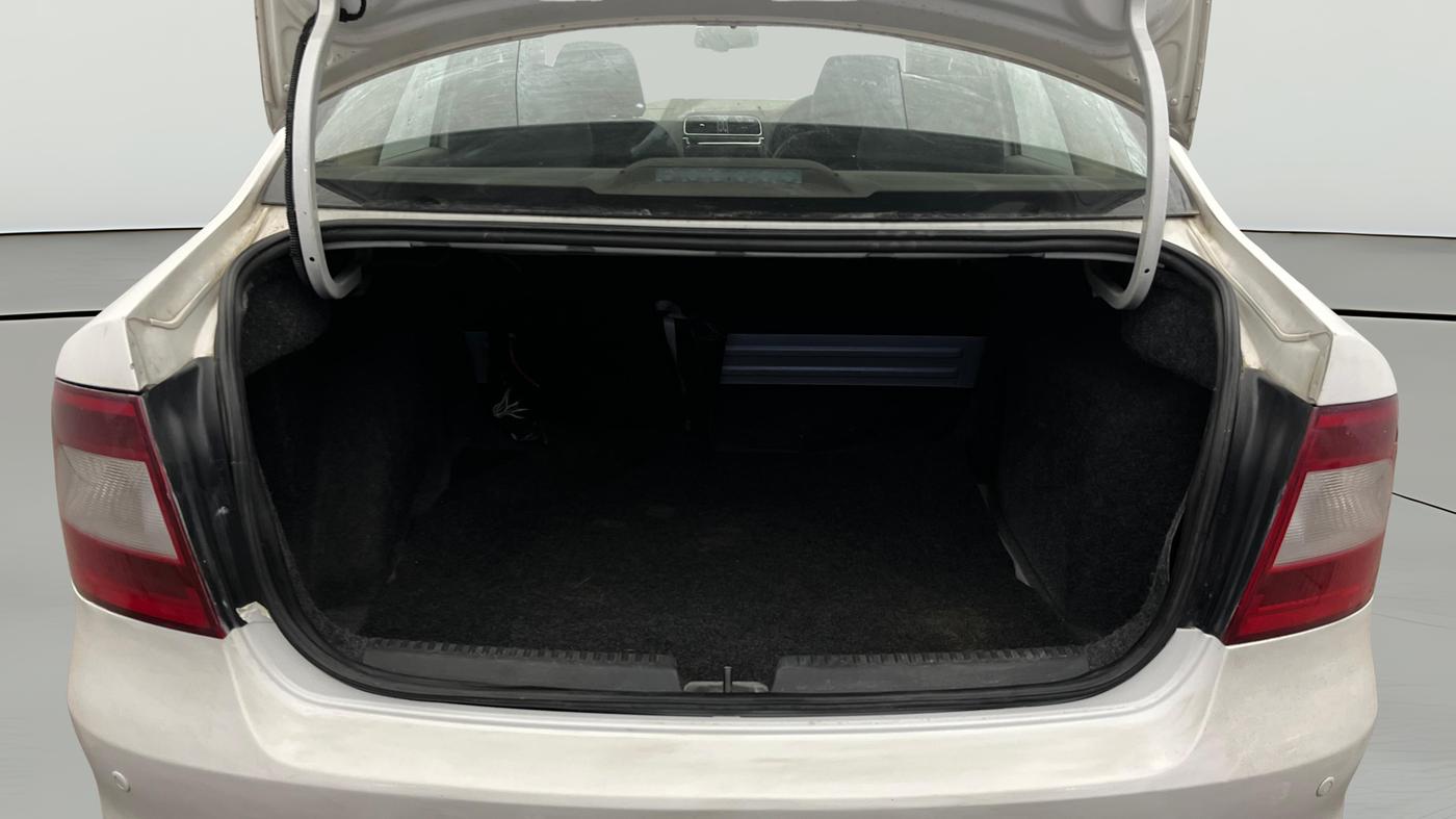2015 Skoda Rapid 1.6 MPI ACTIVE, Petrol, Manual, 94,515 km, Boot Open Zoomed View