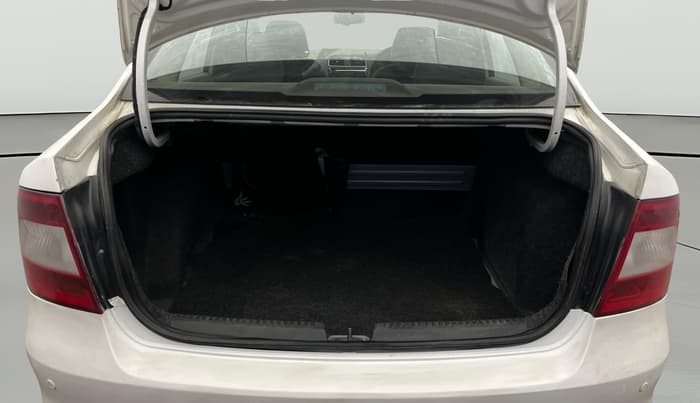2015 Skoda Rapid 1.6 MPI ACTIVE, Petrol, Manual, 94,515 km, Boot Open Zoomed View