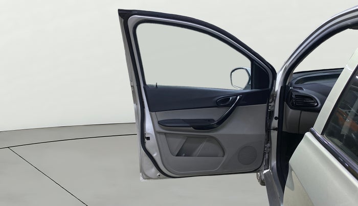 2018 Tata Tiago XT DIESEL, Diesel, Manual, 1,21,378 km, LHS Front Door