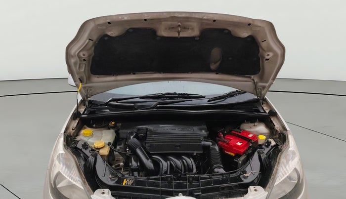 2012 Ford Figo TITANIUM 1.2 PETROL, Petrol, Manual, 1,04,374 km, Open Bonet