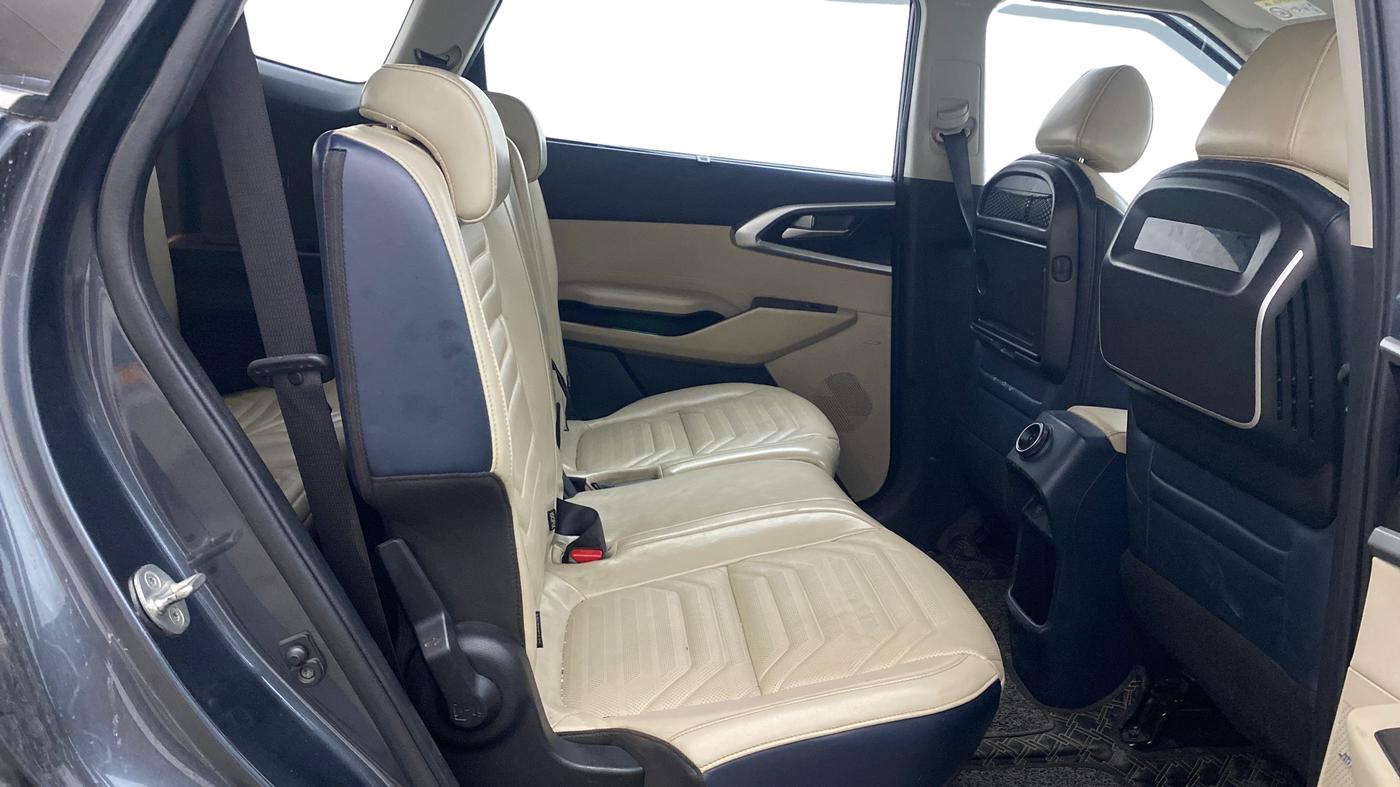 2022 KIA CARENS LUXURY PLUS 1.4 PETROL 7 STR, Petrol, Manual, 61,668 km, Right Side Rear Door Cabin