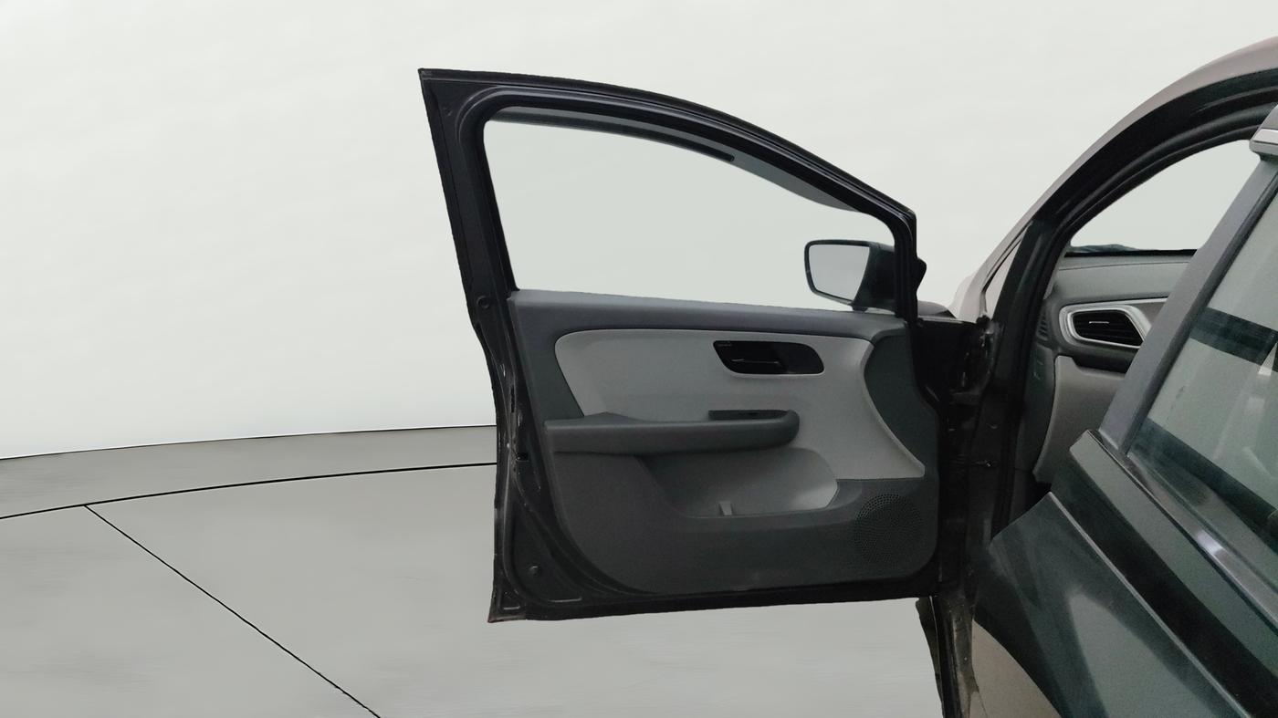 2021 Tata ALTROZ XT PETROL, Petrol, Manual, 24,040 km, LHS Front Door
