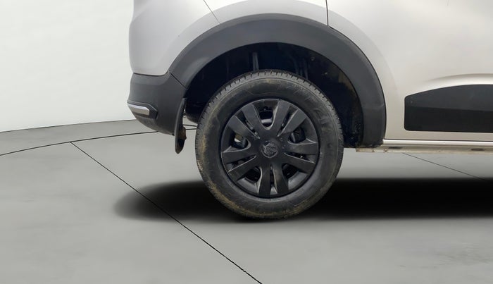 2022 Renault TRIBER RXT, Petrol, Manual, 32,819 km, Right Rear Wheel