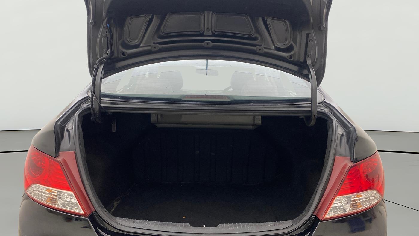 2014 Hyundai Verna FLUIDIC 1.6 VTVT SX, Petrol, Manual, 1,15,138 km, Boot Open Zoomed View