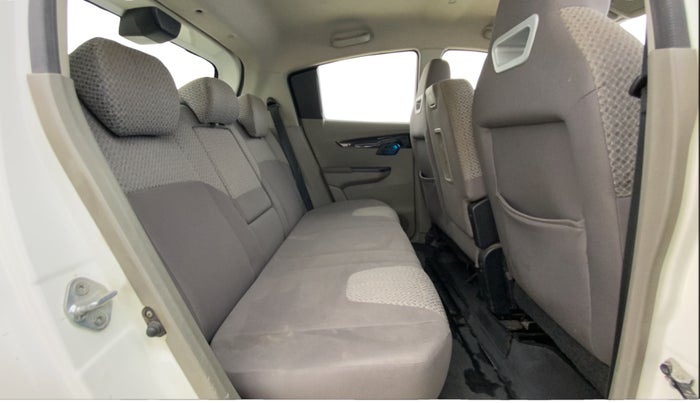 2017 Mahindra Kuv100 K6 PLUS 6 STR, Petrol, Manual, 1,23,281 km, Right Side Rear Door Cabin